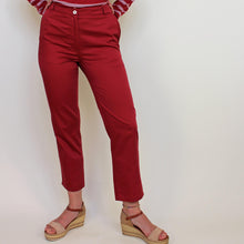 Carica l'immagine nel visualizzatore di Gallery, PANTALONE NEW CARROT, SATIN DI COTONE, ROSSO CARMINIO