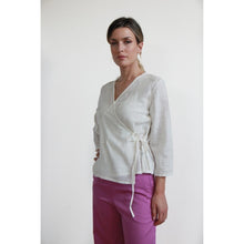 Carica l'immagine nel visualizzatore di Gallery, BLUSA HENNA CON LACCETTI COTONE GARZATO BIANCO