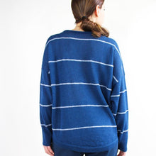 Carica l'immagine nel visualizzatore di Gallery, MAGLIA CARVI, ALPACA, BLU ATLANTICO E RIGHE AZZURRE