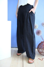 Carica l'immagine nel visualizzatore di Gallery, PANTALONE VEGA NERO