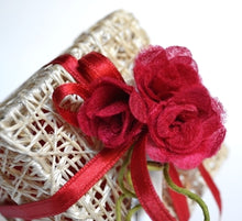 Carica l'immagine nel visualizzatore di Gallery, Portaconfetti romantico bouquet