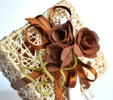 Carica l'immagine nel visualizzatore di Gallery, Portaconfetti romantico bouquet