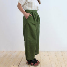 Carica l&#39;immagine nel visualizzatore di Gallery, PANTALONE EILEEN LINO-COTONE VERDE PALMA
