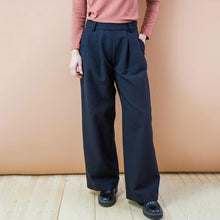 Carica l&#39;immagine nel visualizzatore di Gallery, PANTALONE OLEANDRO. COTONE E LANA. NERO
