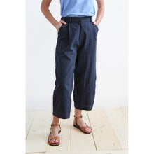 Carica l'immagine nel visualizzatore di Gallery, PANTALONE NEWBAGGY COTONE SEERSUCKER BLU NOTTE
