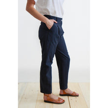 Carica l'immagine nel visualizzatore di Gallery, PANTALONE AMBRETTA COTONE SEERSUCKER BLU NOTTE
