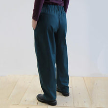 Carica l'immagine nel visualizzatore di Gallery, PANTALONE AMBRETTA COTONE CHEVRON BLU-VERDE
