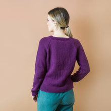 Carica l&#39;immagine nel visualizzatore di Gallery, MAGLIA GEMMA. LANA. VIOLA
