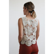 Carica l'immagine nel visualizzatore di Gallery, TOP CROCHET PORCELLANA FILATO COTONE NATURALE
