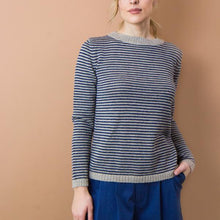 Carica l&#39;immagine nel visualizzatore di Gallery, MAGLIA EDERA. ALPACA. RIGHE BLUE INDACO E BEIGE
