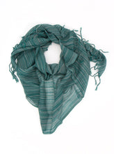 Carica l'immagine nel visualizzatore di Gallery, STOLA IN LANA A RIGHE VERDE
