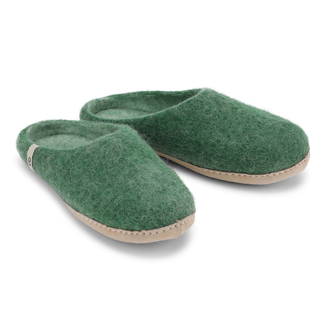Pantofole in feltro color verde